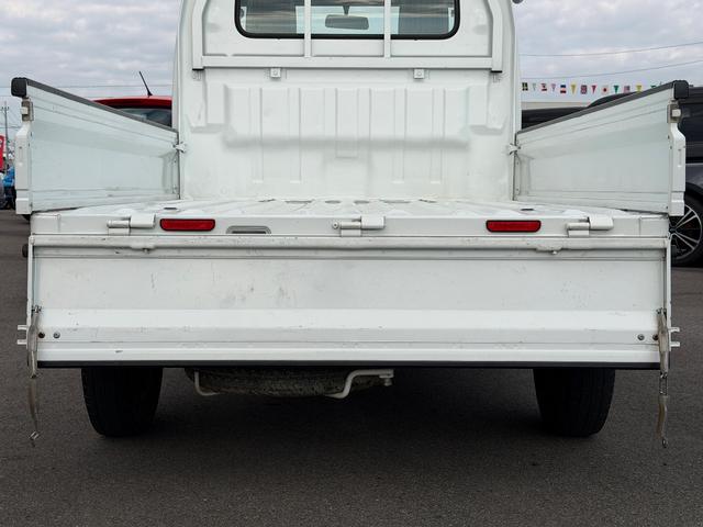 県外への納車実績も多数あります。遠方の方でも安心してお乗り頂けるよう納車前の点検整備、クリーニングは徹底しています。お気軽にお問い合わせ下さい。