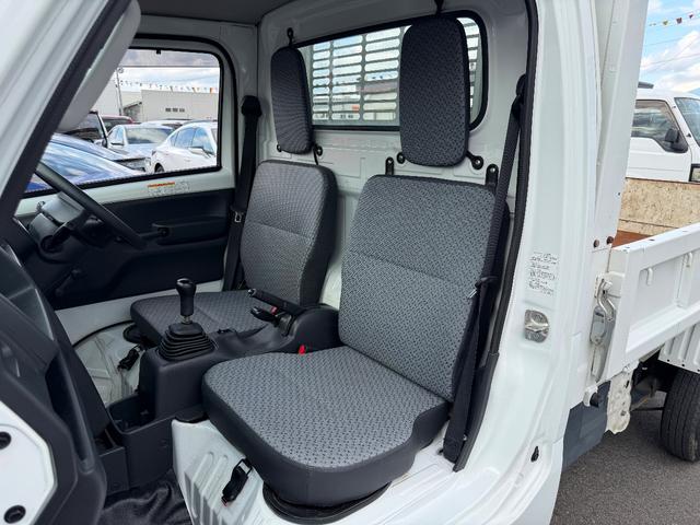キャリイトラック 頑丈ダンプ　４ＷＤ・５ＭＴ・電動ダンプ・三方開・純正ＡＭ／ＦＭラジオ・エアコン・パワステ・トランスファーレバー・ライトレベライザー・運転席エアバッグ（17枚目）