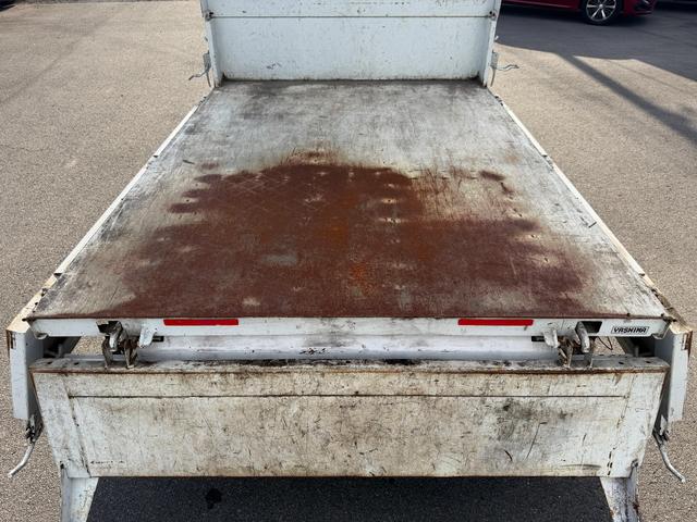 キャリイトラック 頑丈ダンプ　４ＷＤ・５ＭＴ・電動ダンプ・三方開・純正ＡＭ／ＦＭラジオ・エアコン・パワステ・トランスファーレバー・ライトレベライザー・運転席エアバッグ（24枚目）