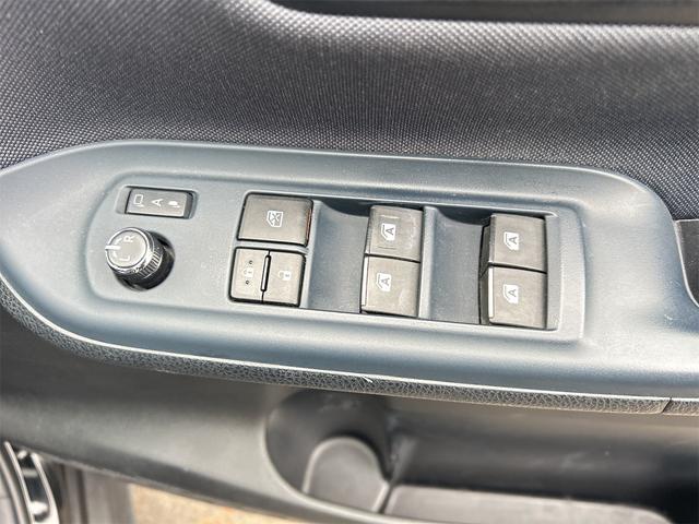 ヴォクシー ZS 煌 ETC バックカメラ ナビ TV 両側電動スライドドア オートライト LEDヘッドランプ スマートキー アイドリングストップ 電動格納ミラー 後席モニター 3列シート CVT アルミホイール CD(11枚目)