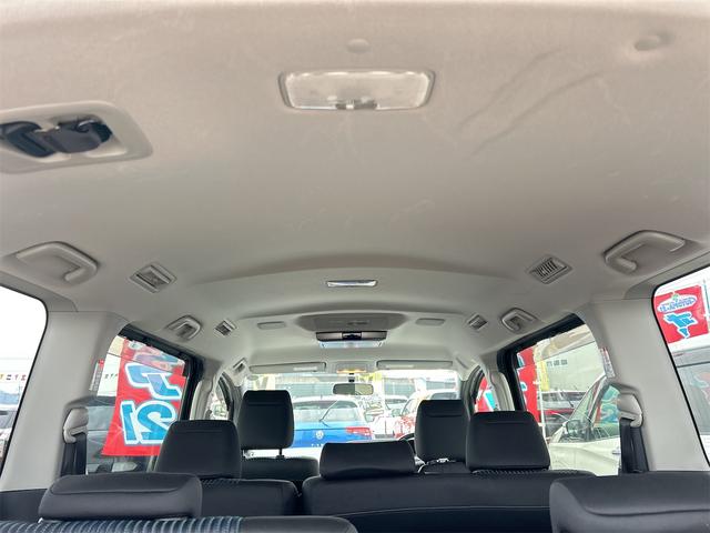 ヴォクシー ZS 煌 ETC バックカメラ ナビ TV 両側電動スライドドア オートライト LEDヘッドランプ スマートキー アイドリングストップ 電動格納ミラー 後席モニター 3列シート CVT アルミホイール CD(27枚目)