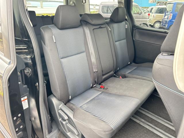 ヴォクシー ZS 煌 ETC バックカメラ ナビ TV 両側電動スライドドア オートライト LEDヘッドランプ スマートキー アイドリングストップ 電動格納ミラー 後席モニター 3列シート CVT アルミホイール CD(29枚目)