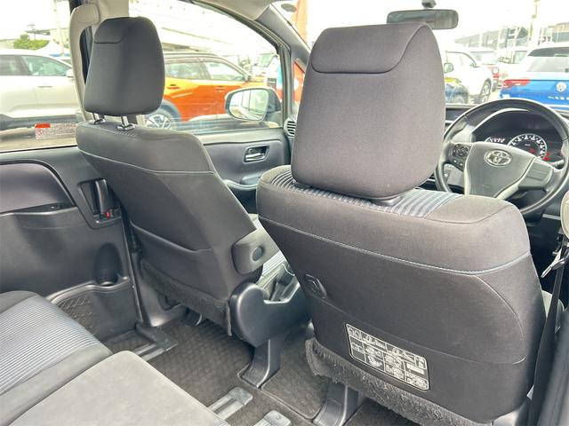 ヴォクシー ZS 煌 ETC バックカメラ ナビ TV 両側電動スライドドア オートライト LEDヘッドランプ スマートキー アイドリングストップ 電動格納ミラー 後席モニター 3列シート CVT アルミホイール CD(32枚目)