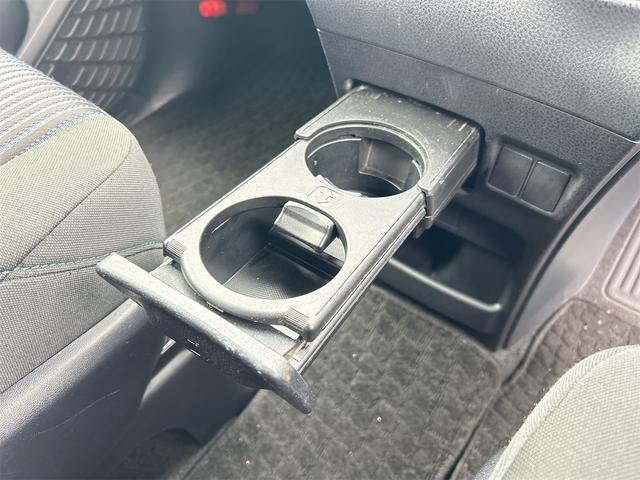 ヴォクシー ZS 煌 ETC バックカメラ ナビ TV 両側電動スライドドア オートライト LEDヘッドランプ スマートキー アイドリングストップ 電動格納ミラー 後席モニター 3列シート CVT アルミホイール CD(45枚目)