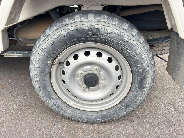 ハイゼットトラック スタンダードSAIIIt 4WD・5速MT・純正AM/FMラジオ・キーレス・スマアシIII・横滑り防止・あおりガード・荷台マット・運転席エアバッグ・ABS(8枚目)