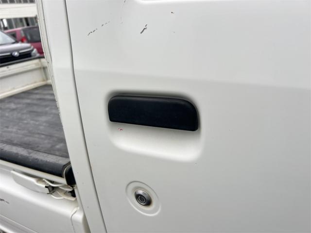 ハイゼットトラック スタンダードSAIIIt 4WD・5速MT・純正AM/FMラジオ・キーレス・スマアシIII・横滑り防止・あおりガード・荷台マット・運転席エアバッグ・ABS(10枚目)