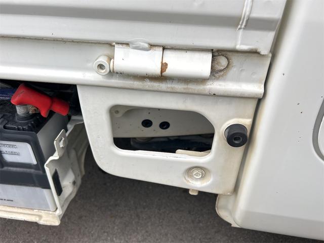 ハイゼットトラック スタンダードSAIIIt 4WD・5速MT・純正AM/FMラジオ・キーレス・スマアシIII・横滑り防止・あおりガード・荷台マット・運転席エアバッグ・ABS(11枚目)