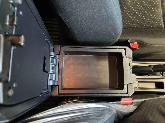 カローラフィールダー ハイブリッドＧ　バックカメラ付き　オートエアコン（35枚目）