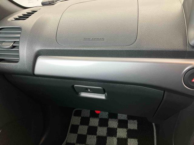 また、お車にあまり詳しくない方でも安心して立ち寄って頂けるお店作りを目指しています。中古車選びに不安があるという多くのお客様の声に応えるべく『親切・丁寧・明瞭』をキーワードにしっかりサポート致します。