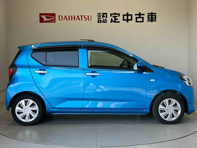 車両右側面からの写真になり。車をご覧になりたい時はお気軽に最寄りの店舗へご相談下さい。