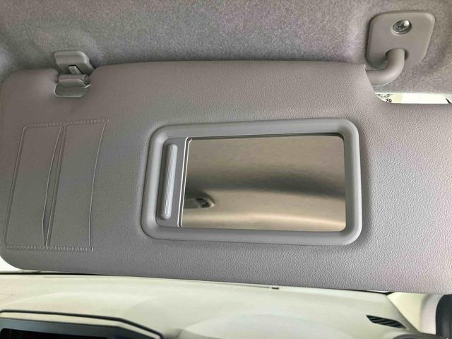 また、お車にあまり詳しくない方でも安心して立ち寄って頂けるお店作りを目指しています。中古車選びに不安があるという多くのお客様の声に応えるべく『親切・丁寧・明瞭』をキーワードにしっかりサポート致します。