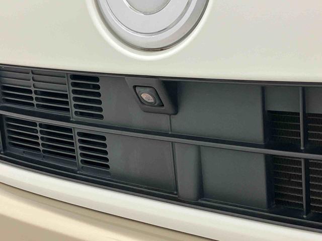 フロントカメラで狭い路地や車庫入れもラクラク♪♪