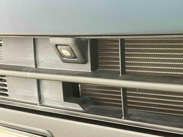 フロントカメラで狭い路地から大きな道路へ出る際も、安全をサポートします！！