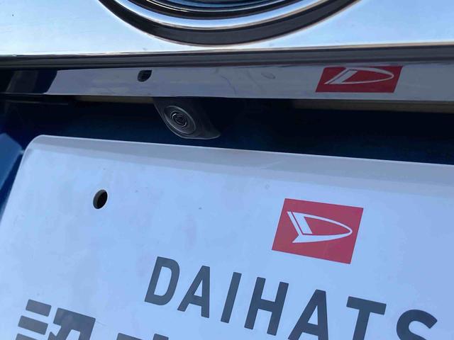 バックカメラで車庫入れラクラク♪♪