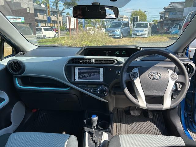 アクア S ETC バックカメラ ナビ オートライト スマートキー 電動格納ミラー CVT 衝突安全ボディ ABS ESC CD Bluetooth エアコン パワーステアリング パワーウィンドウ(2枚目)