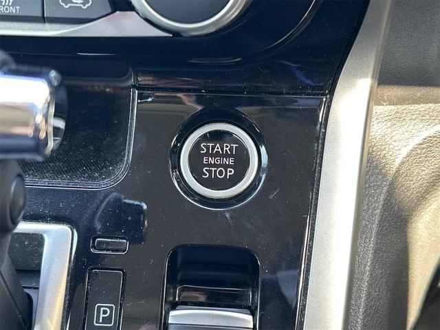 セレナ ハイウェイスター　プロパイロットエディション　ＥＴＣ　バックカメラ　ナビ　ＴＶ　クリアランスソナー　オートクルーズコントロール　衝突被害軽減システム　両側電動スライドドア　オートライト　スマートキー　アイドリングストップ　電動格納ミラー（8枚目）