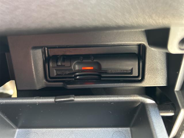 セレナ ハイウェイスター　プロパイロットエディション　ＥＴＣ　バックカメラ　ナビ　ＴＶ　クリアランスソナー　オートクルーズコントロール　衝突被害軽減システム　両側電動スライドドア　オートライト　スマートキー　アイドリングストップ　電動格納ミラー（11枚目）