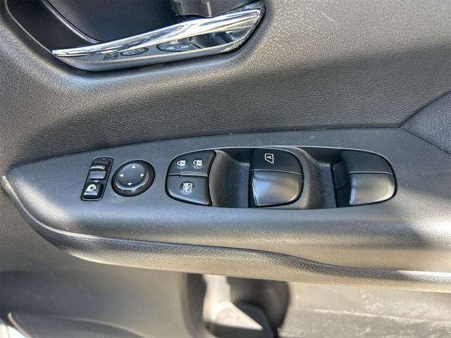 セレナ ハイウェイスター　プロパイロットエディション　ＥＴＣ　バックカメラ　ナビ　ＴＶ　クリアランスソナー　オートクルーズコントロール　衝突被害軽減システム　両側電動スライドドア　オートライト　スマートキー　アイドリングストップ　電動格納ミラー（21枚目）