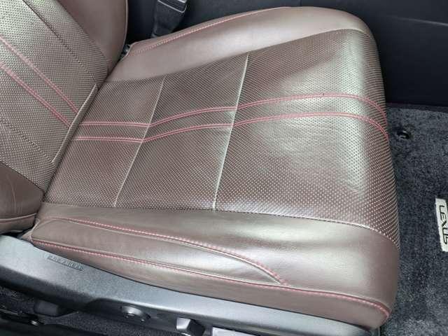 ＲＸ ＲＸ４５０ｈ　バージョンＬ　純正１２．３ワイドＳＤナビ　ＤＶＤ　ＣＤ　ＢＴ　フルセグＴＶ　パノラミックビューモニター　ステアＳＷ　パノラマルーフ　レザーシート（エアー、シートヒーター）　パワーシート　３眼ＬＥＤヘッドライト（36枚目）