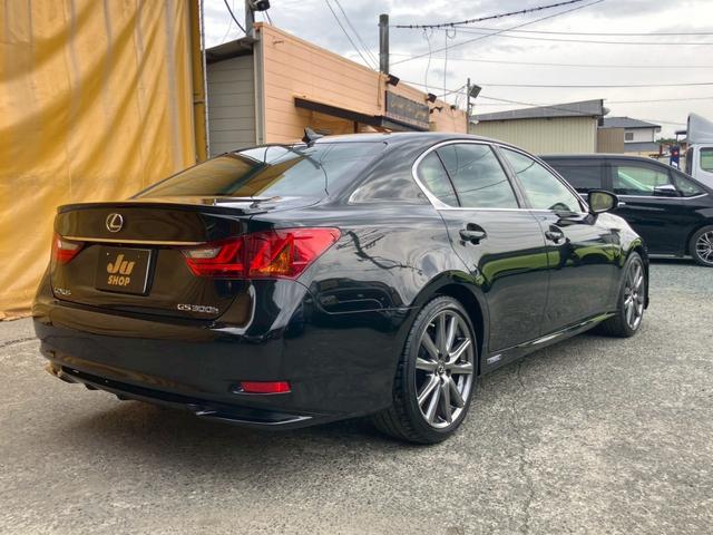 ＧＳ ＧＳ３００ｈ　Ｉパッケージ　純正ナビ　フルセグＴＶ　ＤＶＤ　ＣＤ　ＢＴ　バックカメラ　ステアリングスイッチ　マークレビンソン　レザーシート（エアー・ヒーター）　サンルーフ　リアスポ　３眼ＬＥＤヘッドライト　Ｆスポーツ１９アルミ（16枚目）