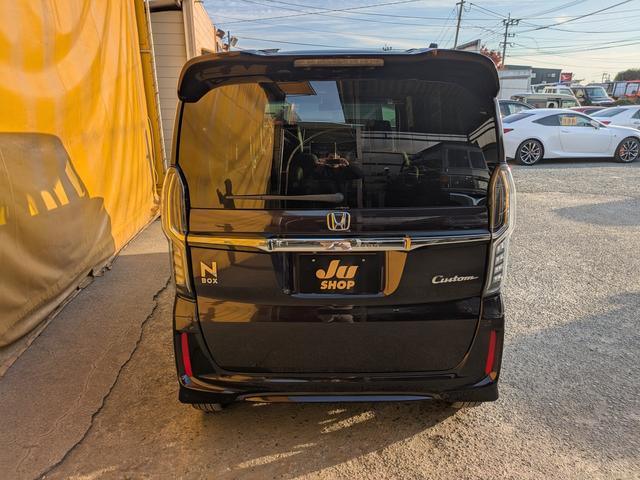 N-BOXカスタム G・Lターボホンダセンシング 純正インターナビ DVD CD BT フルセグTV バックカメラ ステアリングスイッチ 両側電動スライドドア ホンダセンシング 純正LEDヘッドライト LEDフォグランプ スマートキー(17枚目)
