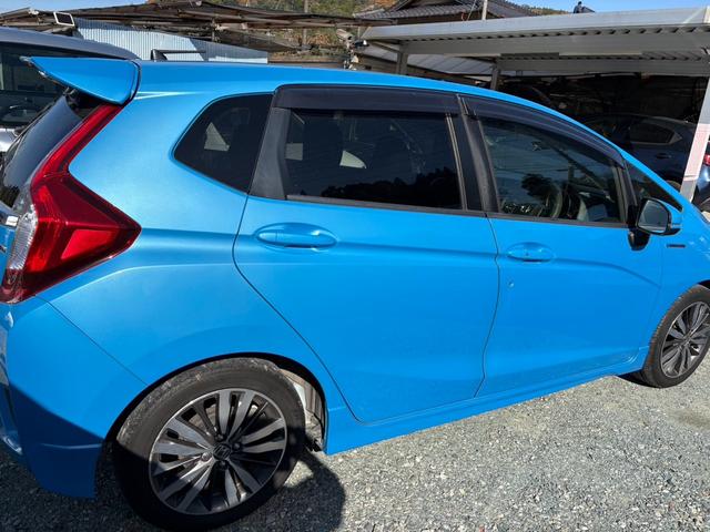 フィットハイブリッド Ｓパッケージ　スマートキー　純正ナビＴＶ　ＥＴＣ（11枚目）