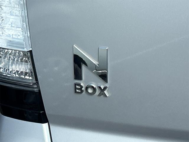 Ｎ－ＢＯＸカスタム Ｇ・ターボパッケージ　バックカメラ　両側電動スライドドア　ナビ　ＴＶ　オートクルーズコントロール　オートライト　ＨＩＤ　スマートキー　電動格納ミラー　ベンチシート　ＣＶＴ　盗難防止システム　ＡＢＳ　ＥＳＣ　ＣＤ　ＤＶＤ再生（17枚目）