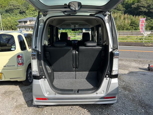 Ｎ－ＢＯＸカスタム Ｇ・ターボパッケージ　バックカメラ　両側電動スライドドア　ナビ　ＴＶ　オートクルーズコントロール　オートライト　ＨＩＤ　スマートキー　電動格納ミラー　ベンチシート　ＣＶＴ　盗難防止システム　ＡＢＳ　ＥＳＣ　ＣＤ　ＤＶＤ再生（19枚目）