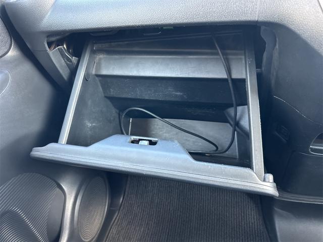 Ｎ－ＢＯＸカスタム Ｇ・ターボパッケージ　バックカメラ　両側電動スライドドア　ナビ　ＴＶ　オートクルーズコントロール　オートライト　ＨＩＤ　スマートキー　電動格納ミラー　ベンチシート　ＣＶＴ　盗難防止システム　ＡＢＳ　ＥＳＣ　ＣＤ　ＤＶＤ再生（35枚目）