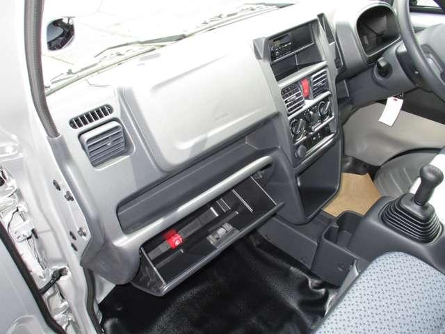 KCエアコン・パワステ 3方開 4WD 届出済み未使用車 5MT(18枚目)