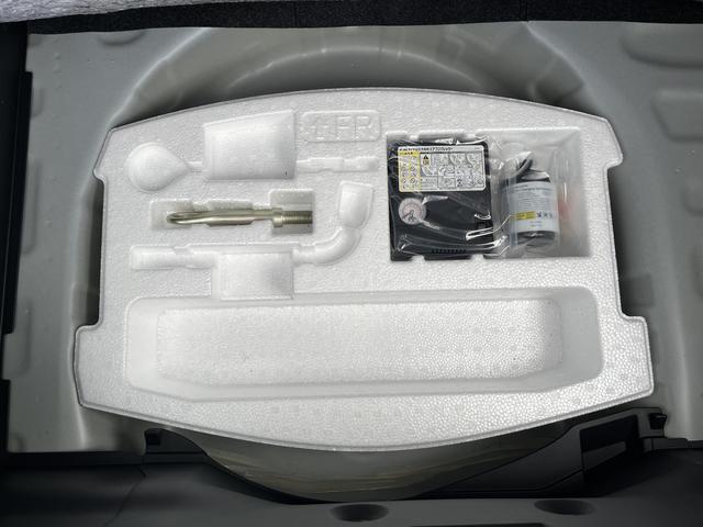 スイフト ハイブリッドＭＺ　デュアルセンサーブレーキサポートＩＩ　マイルドハイブリッド　全方位ナビ　ＣＶＴ　リモコンキー　キーレススタート　オートエアコン　オーディオスイッチ　ＡＣＣ　シートヒーター　電動パーキング　ＬＥＤ（19枚目）