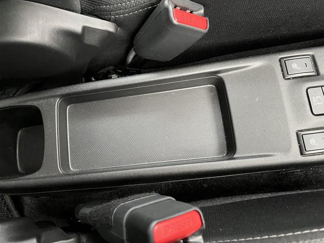 スイフト ハイブリッドＭＺ　デュアルセンサーブレーキサポートＩＩ　マイルドハイブリッド　全方位ナビ　ＣＶＴ　リモコンキー　キーレススタート　オートエアコン　オーディオスイッチ　ＡＣＣ　シートヒーター　電動パーキング　ＬＥＤ（41枚目）