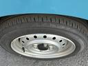 14インチのスチールホイールです。