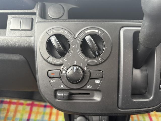 アルト L デュアルカメラブレーキサポート エネチャージ CVT オーディオレス エアコン キーレスエントリー パワーウインドウ オートライト シートヒーター ESP サイド・カーテンエアバック ホイールキャップ(7枚目)