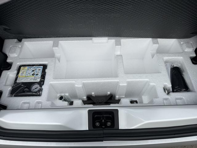 アルト L デュアルカメラブレーキサポート エネチャージ CVT オーディオレス エアコン キーレスエントリー パワーウインドウ オートライト シートヒーター ESP サイド・カーテンエアバック ホイールキャップ(16枚目)