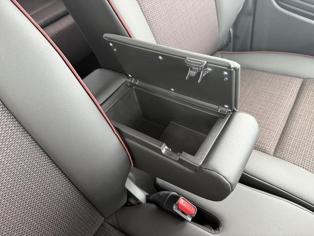 スペーシアカスタム ハイブリッドＸＳターボ　デュアルセンサーブレーキサポート２　マイルドハイブリッド　電動スライドドア　オーディオレス　ＣＶＴ　オートエアコン　キーレススタート　オートライト　オーディオスイッチ　ＬＥＤ　ＡＣＣ　電動パーキング（40枚目）