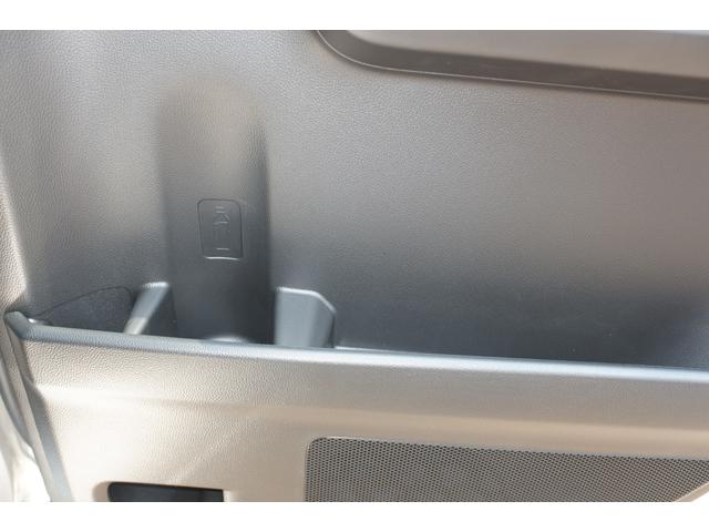 FA CD CVT マニュアルエアコン キーレスエントリー パワーステアリング パワーウィンドウ 電動格納式ドアミラー オートライト ESP ベンチシート ホイールキャップ ヘッドライトレベライザー(41枚目)