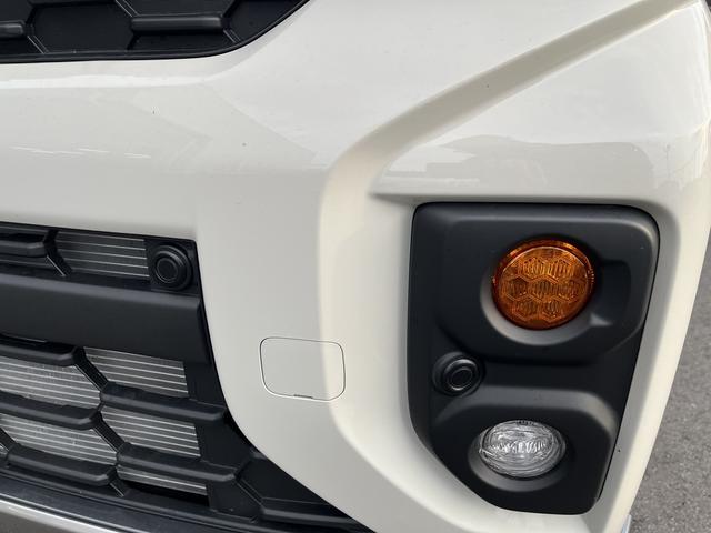 スペーシア ギア　ハイブリッドＸＺターボ　デュアルセンサーブレーキサポート２　マイルドハイブリッド　電動スライド　全方位ナビ　ＣＶＴ　オートＡＣ　リモコンキー　キーレススタート　オートライト　オーディオスイッチ　ＬＥＤ　ＡＣＣ　電動パーキング（3枚目）