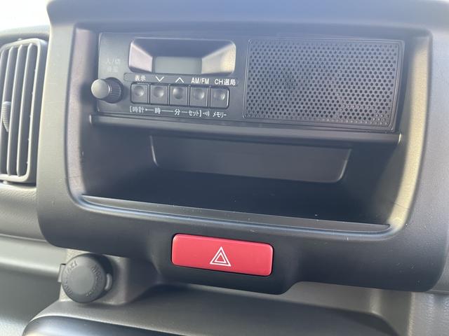 ラジオの下に１ＤＩＮポケットがあります。