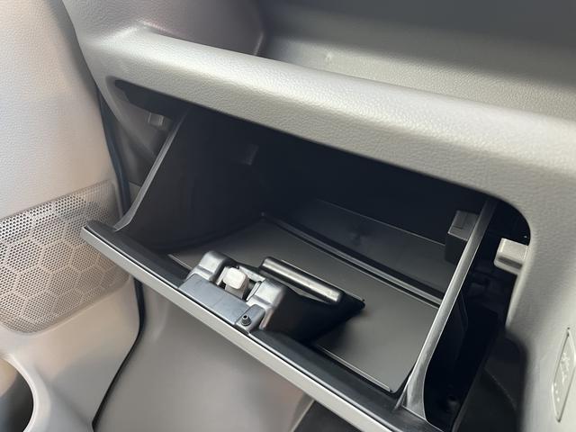 大容量のグローブボックスです。