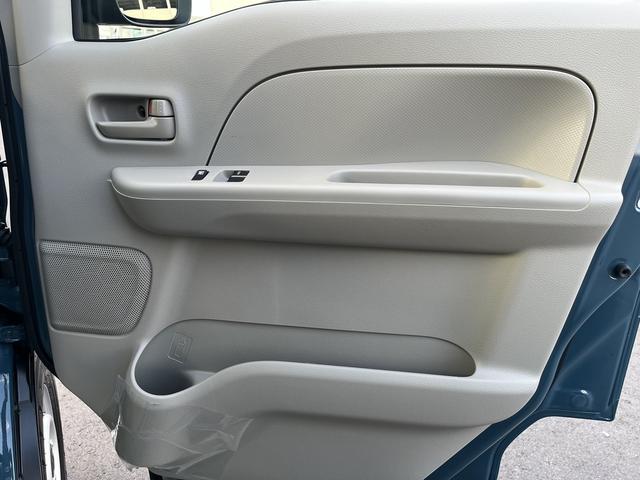 フロントのドアトリムです。