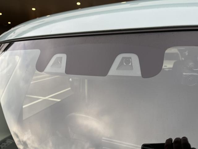 デュアルカメラブレーキサポートや横滑り防止装置、車線逸脱警報機能などのサポート装備も充実♪