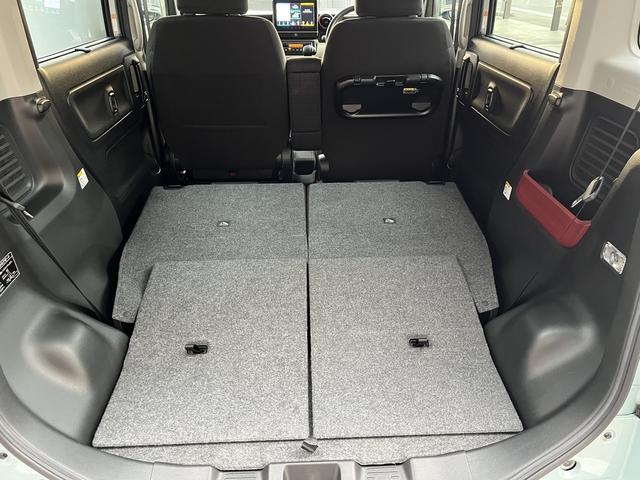 後部座席を倒すと大容量のラゲッジルームに！