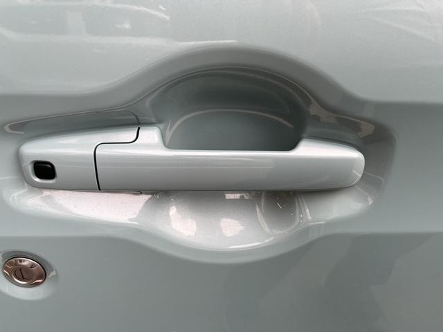 キーをポケットに入れたままでも指先ひとつでドアを開けられます♪