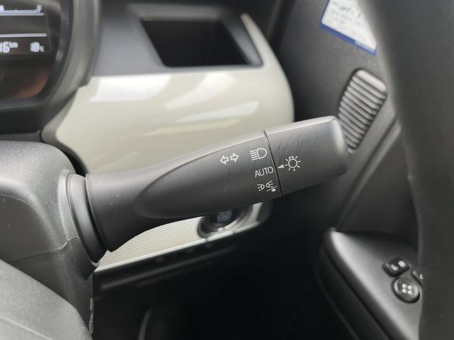 夜間も安心。自動でライトが付くオートライト装備！！