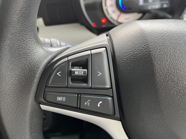 ステアリングオーディオスイッチ装備！対応オーディオならステアリングから手を離さずにオーディオ操作が可能
