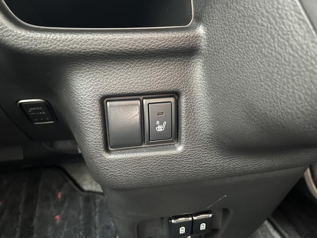 シートをあたためておけるシートヒータースイッチはこちらです。