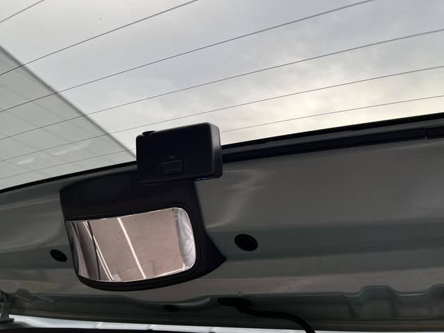 後ろにもドライブレコーダー付いているので安心です。