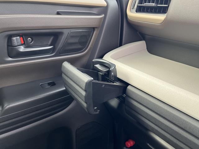 スペーシア ハイブリッドＸ　デュアルセンサーブレーキサポートＩＩ　マイルドハイブリッド　電動スライドドア　全方位ナビ　ＣＶＴ　オートエアコン　リモコンキー　キーレススタート　オートライト　オーディオスイッチ　ＬＥＤ　ＥＳＰ（42枚目）