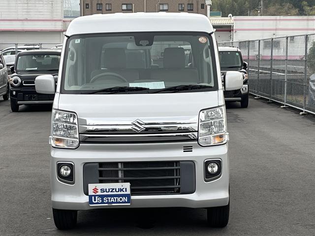 �G�u���C�̎ԓ��̑傫���͂��̂܂܂ɕ��i�g�����₷���悤�Ɍ㕔���Ȃ��N�b�V�������̍����V�[�g�ɕύX���A�t�����g���b�L�O������k�d�c�e�[�������v�����������G�u���C���S�����ׂ��܂�����